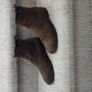 Thursday Duchess boots in olive suede